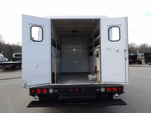 Used 2012 Ford F550 2WD Regular Cab Super Duty w/ Payload Upgrade Pkg image 44