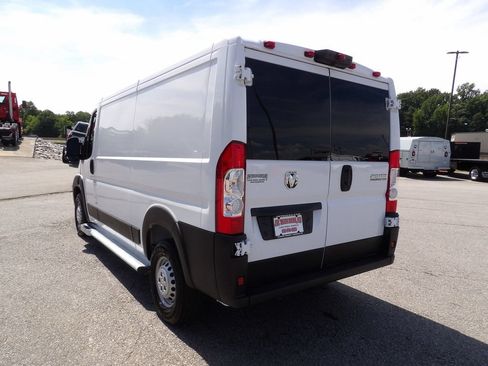 Used 2025 RAM ProMaster 2500 w/ U-Haul Equipment Group FWD image 5