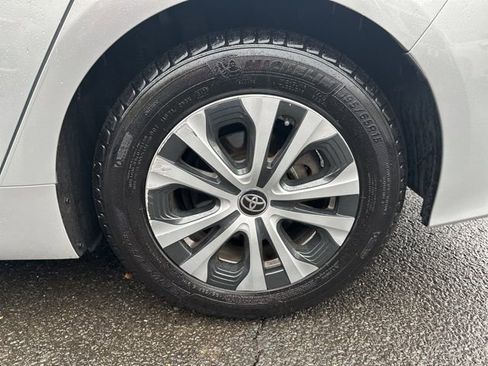 Used 2020 Toyota Prius Prime XLE image 31