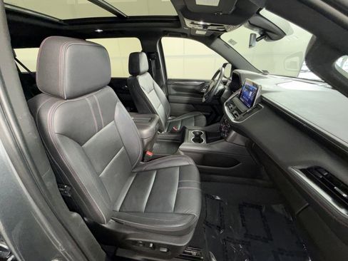 Used 2021 Chevrolet Suburban RST w/ Luxury Package image 28