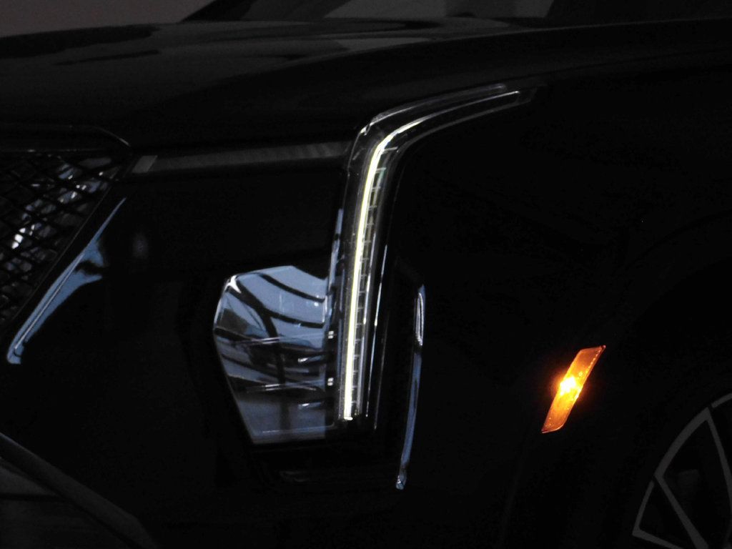 Used 2025 Cadillac XT4 Sport w/ LPO, Floor Liner Package AWD/4WD image 12