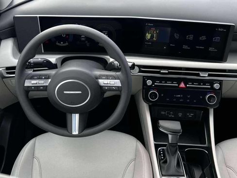 New 2026 Hyundai Tucson SEL image 17