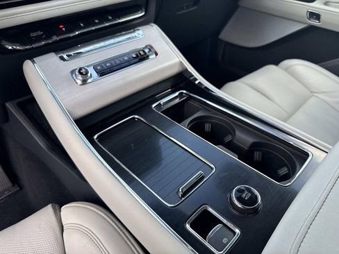 Certified 2025 Lincoln Aviator Reserve w/ Equipment Group 201A image 26