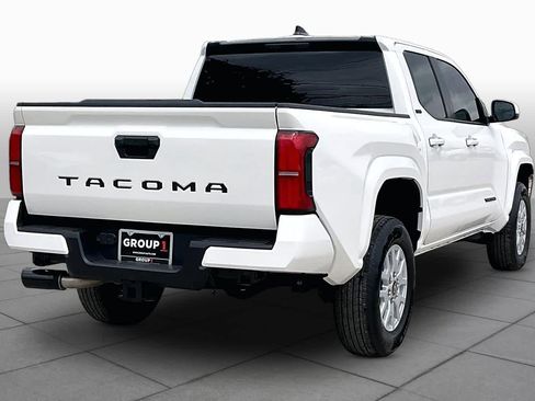 Used 2026 Toyota Tacoma SR5 image 13