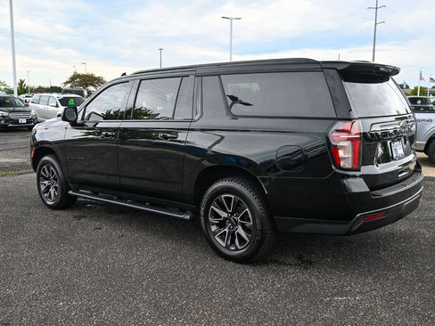 Used 2021 Chevrolet Suburban Z71 w/ Z71 Signature Package AWD/4WD image 7