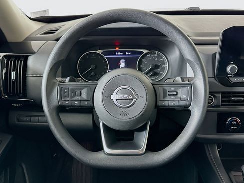 Used 2023 Nissan Pathfinder S image 18