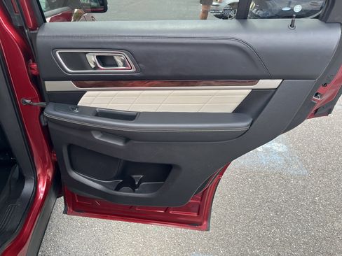 Used 2016 Ford Explorer Platinum AWD/4WD image 39