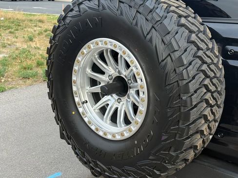 Used 2022 Ford Bronco Wildtrak image 11