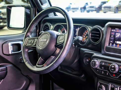 Used 2021 Jeep Wrangler Unlimited Sport w/ Technology Group AWD/4WD image 11