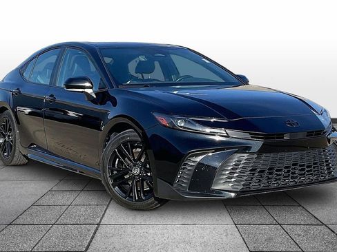 Used 2025 Toyota Camry SE w/ Multimedia Upgrade Package FWD image 2