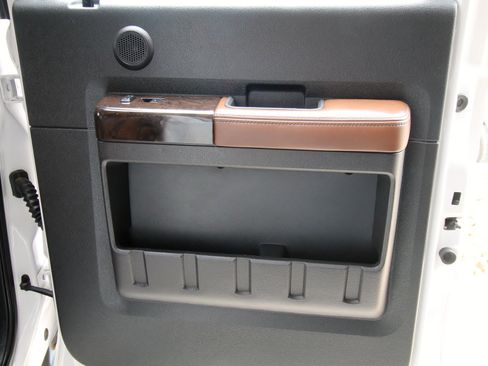 Used 2016 Ford F250 Platinum w/ FX4 Off-Road Package image 44