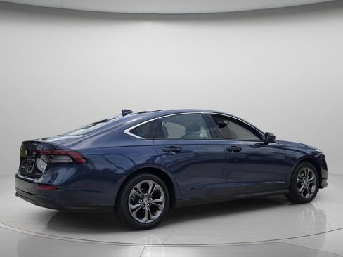 Certified 2023 Honda Accord EX image 7