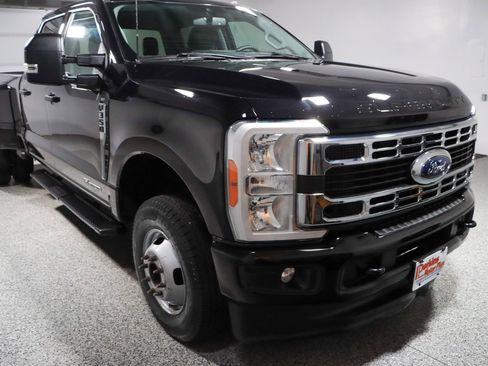 Used 2023 Ford F350 XLT AWD/4WD image 5