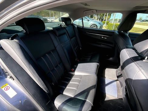 Used 2016 Lexus ES 300h image 20