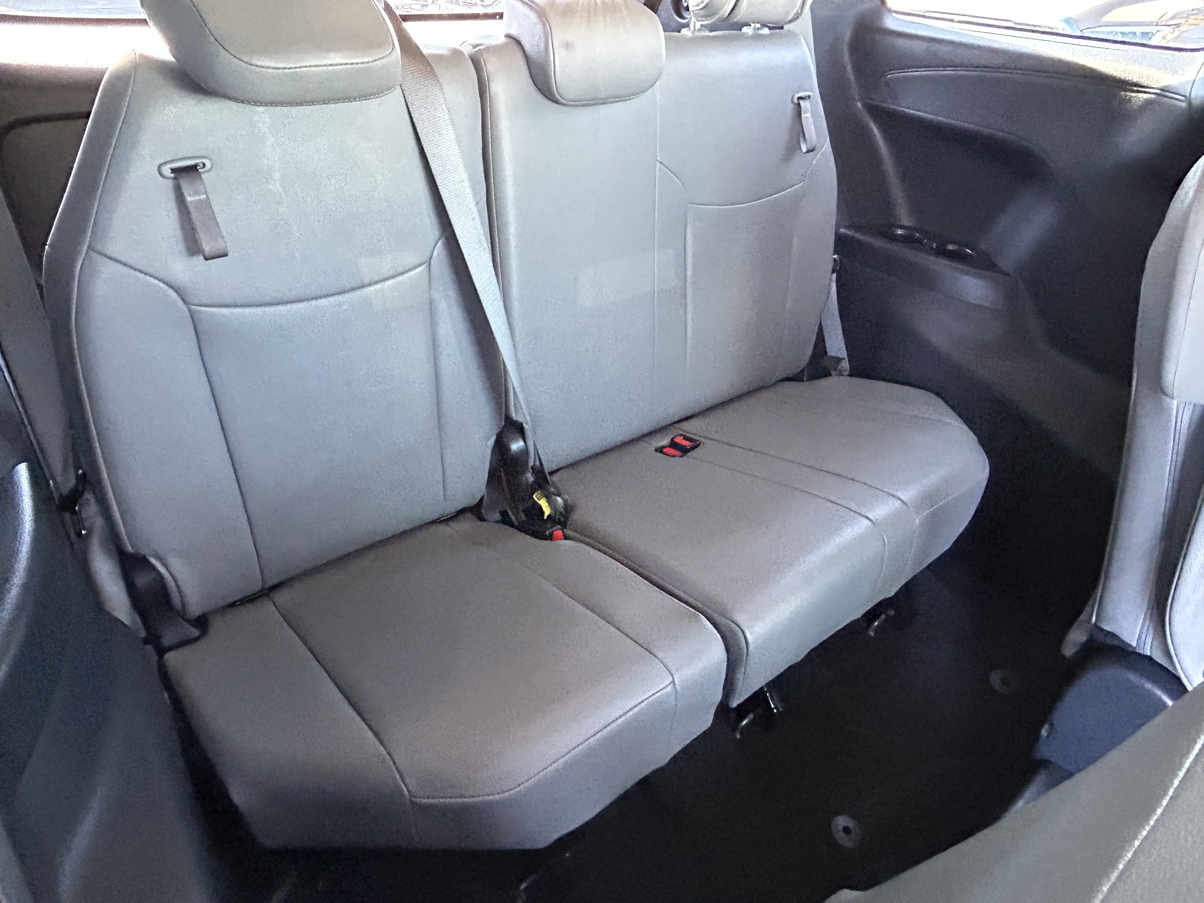 Certified 2025 Toyota Sienna XLE FWD image 13