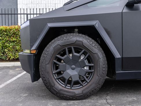 Used 2024 Tesla Cybertruck Cyberbeast AWD/4WD image 24