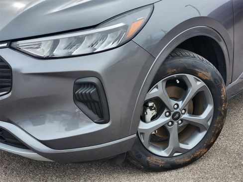 Used 2023 Ford Escape ST-Line image 2