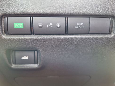 Used 2024 Nissan Sentra SV image 12