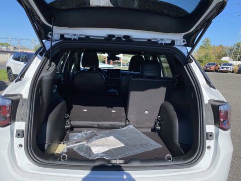 New 2026 Jeep Compass Limited image 5