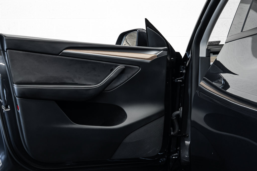 Used 2025 Tesla Model Y Long Range RWD image 16