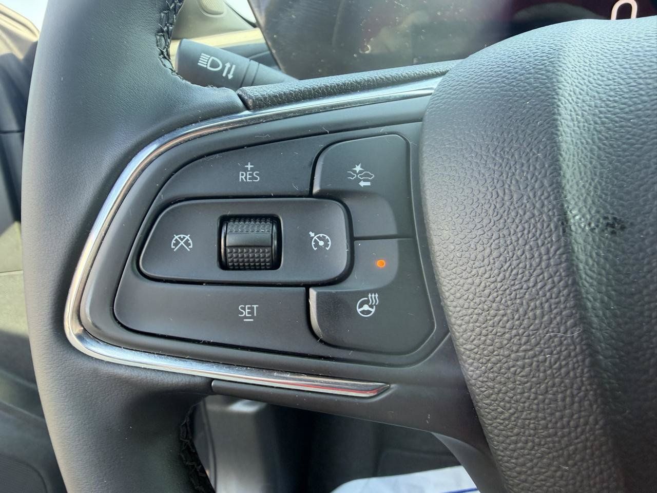 Used 2025 Buick Envista Sport Touring w/ Convenience I Package FWD image 28