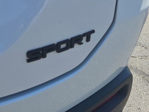 Used 2025 Honda Pilot Sport image 8