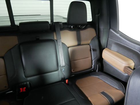 Used 2021 Chevrolet Silverado 1500 High Country w/ Technology Package image 14