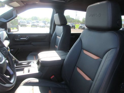 New 2026 GMC Sierra 2500 AT4 w/ AT4 Premium Plus Package AWD/4WD image 13