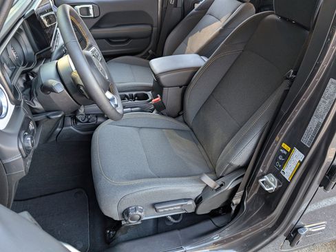 Used 2024 Jeep Wrangler Sahara w/ Safety Group image 15