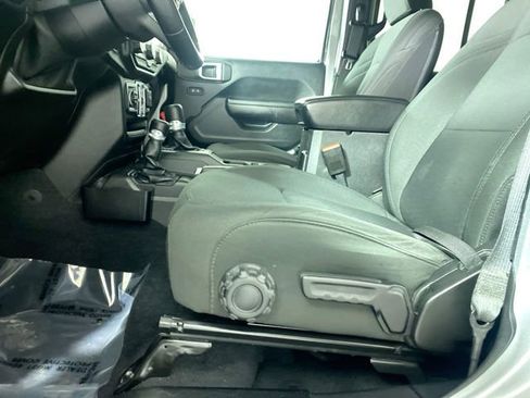 Used 2021 Jeep Gladiator Willys image 21