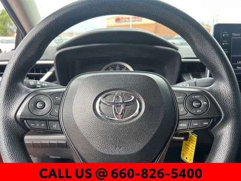 Used 2021 Toyota Corolla LE image 11