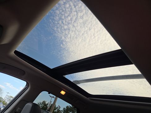 Used 2023 Nissan Pathfinder Platinum image 27