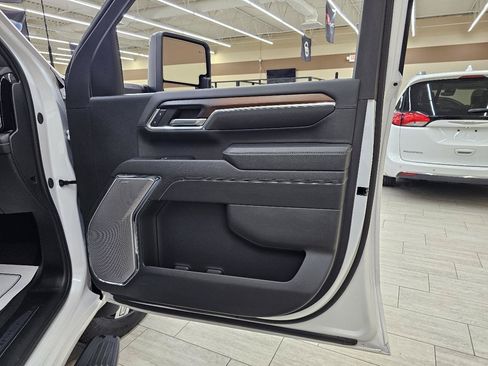 Used 2024 GMC Sierra 2500 Denali w/ Technology Package AWD/4WD image 41
