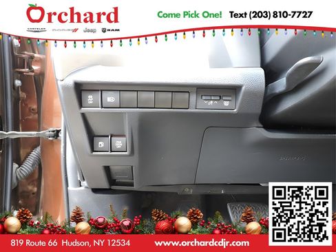 Used 2022 Toyota Sienna XLE image 29