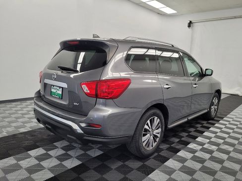 Used 2019 Nissan Pathfinder SV image 9