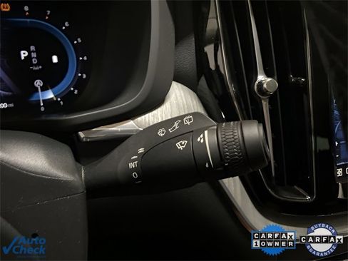 Used 2025 Volvo XC60 B5 Plus image 36