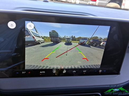 New 2025 Ford Maverick XL image 18