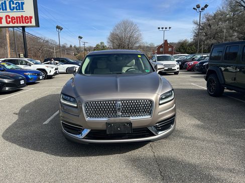 Used 2020 Lincoln Nautilus Premier w/ Equipment Group 101A image 2