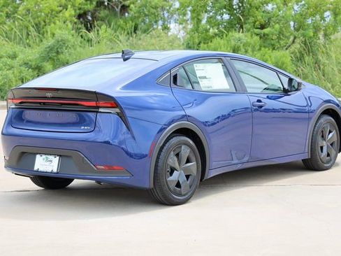 New 2026 Toyota Prius LE image 8