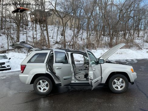 Used 2006 Jeep Grand Cherokee Limited image 31