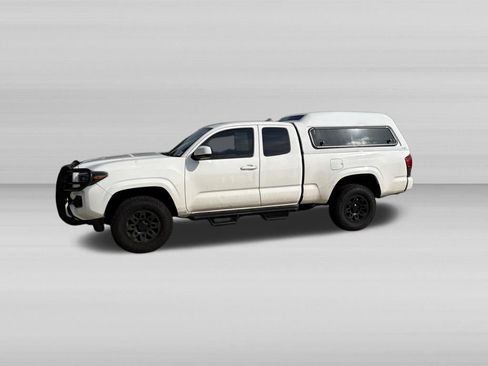 Used 2023 Toyota Tacoma SR w/ SR Convenience Package RWD image 11