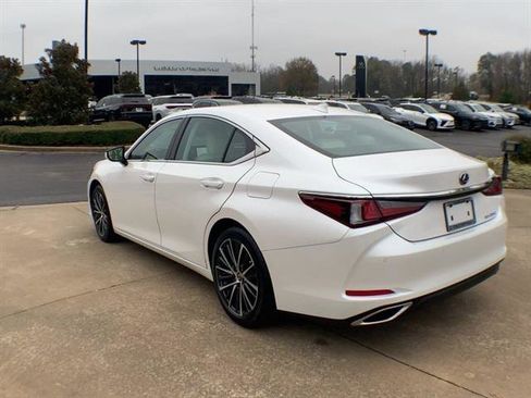 Certified 2025 Lexus ES 350 w/ Premium Package image 6