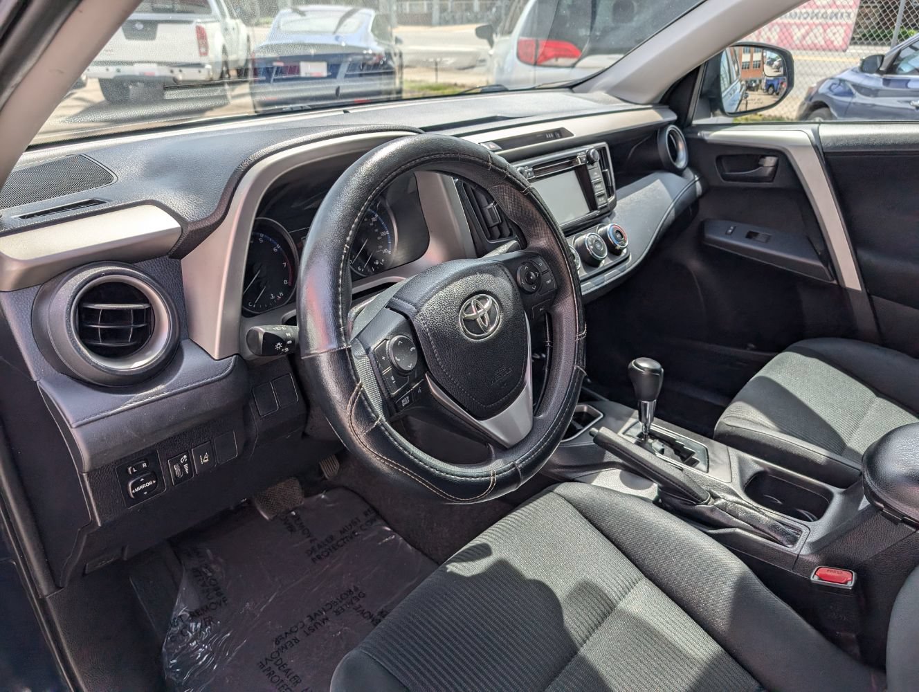 Used 2017 Toyota RAV4 LE FWD image 12
