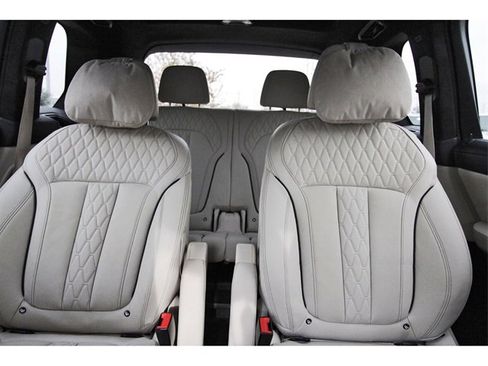 Used 2022 BMW X7 M50i w/ Luxury Seating Package image 14