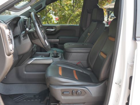 Used 2020 GMC Sierra 1500 AT4 w/ AT4 Premium Package image 3