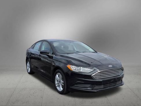 Used 2018 Ford Fusion SE w/ Fusion SE Technology Package image 8