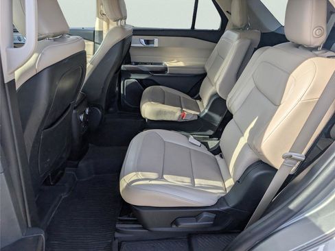 Used 2020 Ford Explorer Limited image 30