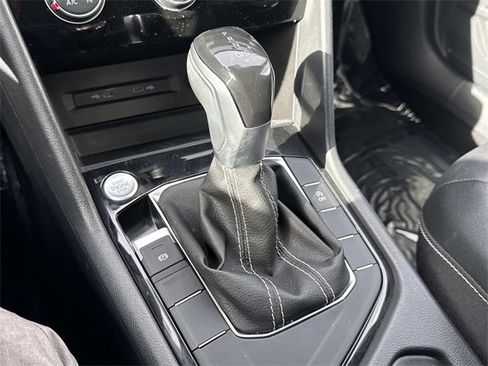 Certified 2023 Volkswagen Taos SE image 22