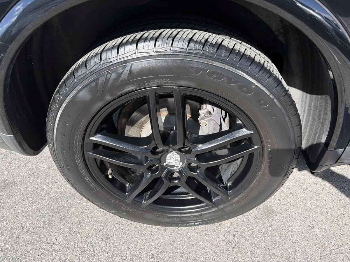 Used 2018 Porsche Cayenne Platinum Edition AWD/4WD image 22