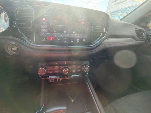 Used 2025 Dodge Durango GT RWD image 11